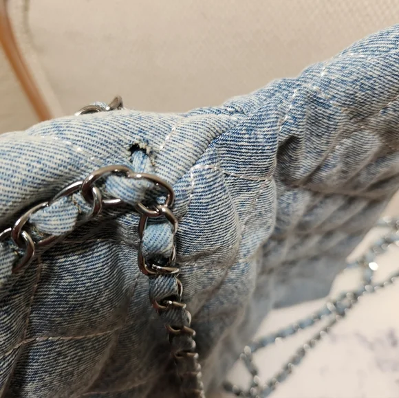 Quilted Demin Shoulder Bag With Chain Straps New No Tag - Picture 7 of 7